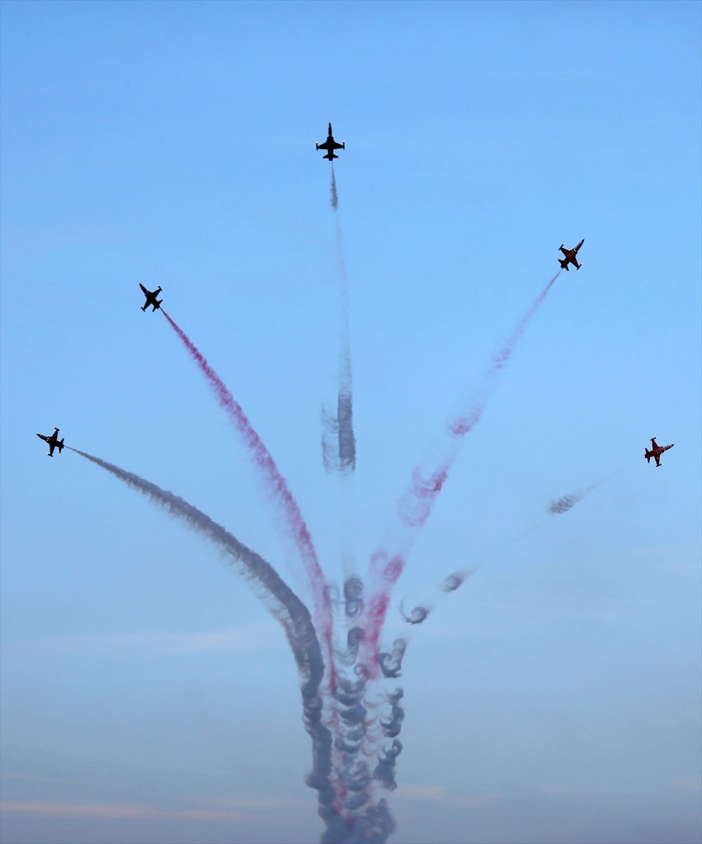Türk Yıldızları, 100. Yıl uçuşları yaptı