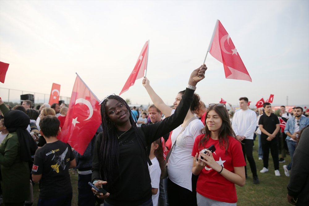 Türk Yıldızları, 100. Yıl uçuşları yaptı