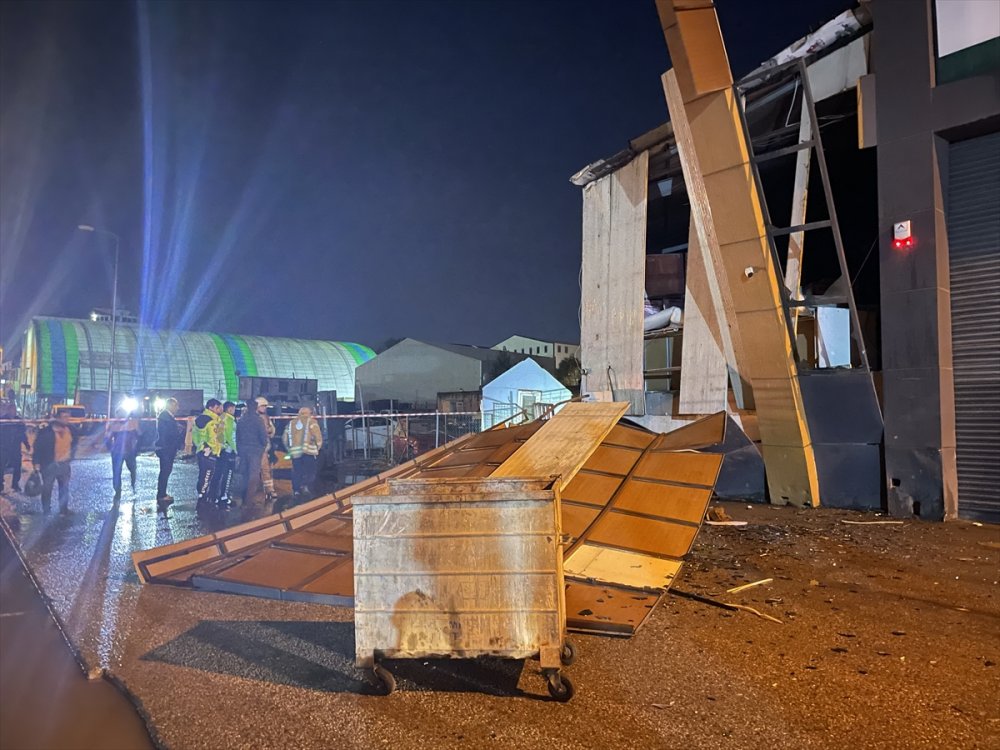 İstanbul'da sağanak hayatı olumsuz etkiledi