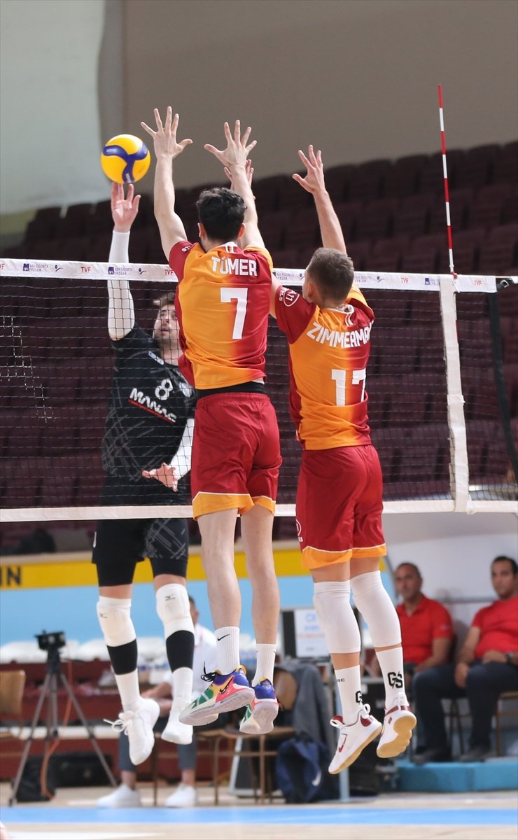 Voleybol: AXA Sigorta Efeler Ligi