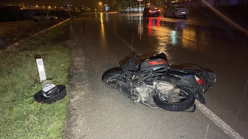 Karabük'te minibüsle çarpışan motosikletli kurye öldü