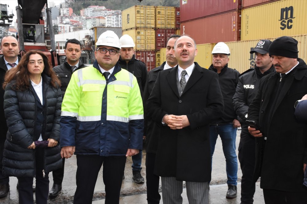Giresun Limanı'nda konteyner taşımacılığı başladı