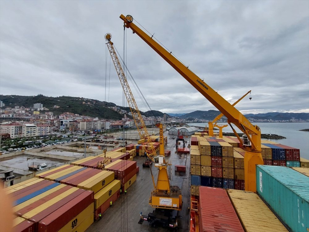 Giresun Limanı'nda konteyner taşımacılığı başladı