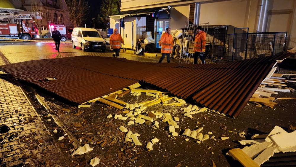 Amasya'da şiddetli rüzgar yaşamı olumsuz etkiledi