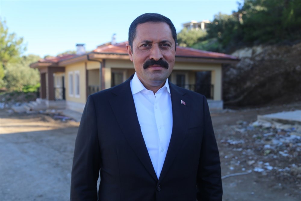 Hatay'ın 13 ilçesinde 2 bin 355 köy tipi afet konutunun inşası sürüyor
