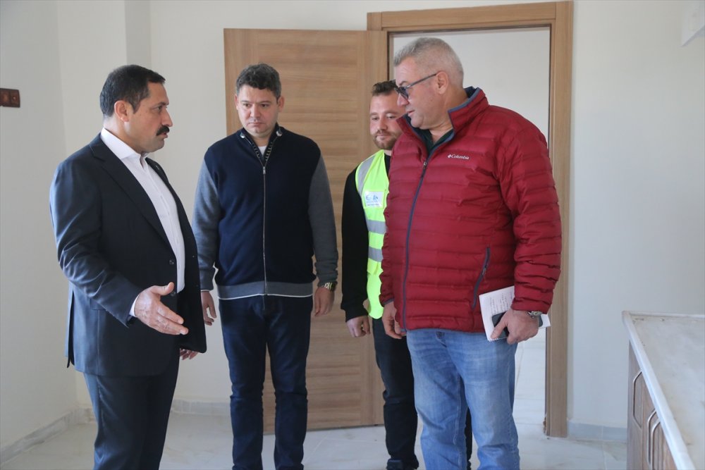 Hatay'ın 13 ilçesinde 2 bin 355 köy tipi afet konutunun inşası sürüyor