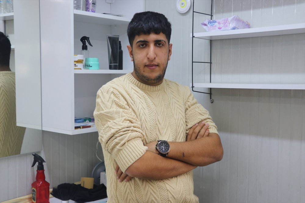 7 aydır Depremzedelere ücretsiz hizmet veriyorlar.