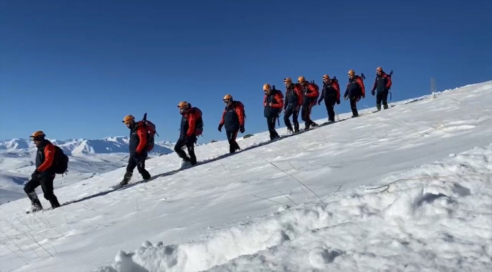 109. Yılında Sarıkamış şehitleri 3 bin 204 rakımlı Erek Dağı'nda anıldı