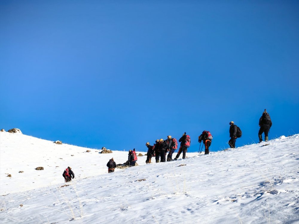 109. Yılında Sarıkamış şehitleri 3 bin 204 rakımlı Erek Dağı'nda anıldı