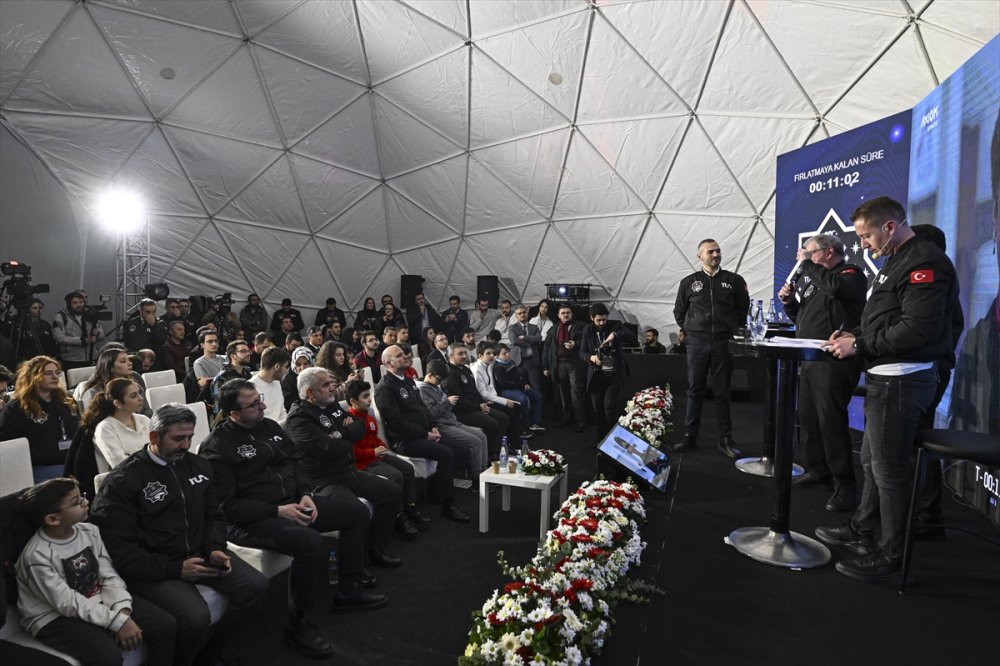 Alper Gezeravcı'nın tarihi uzay yolculuğu Ankara'dan takip edildi