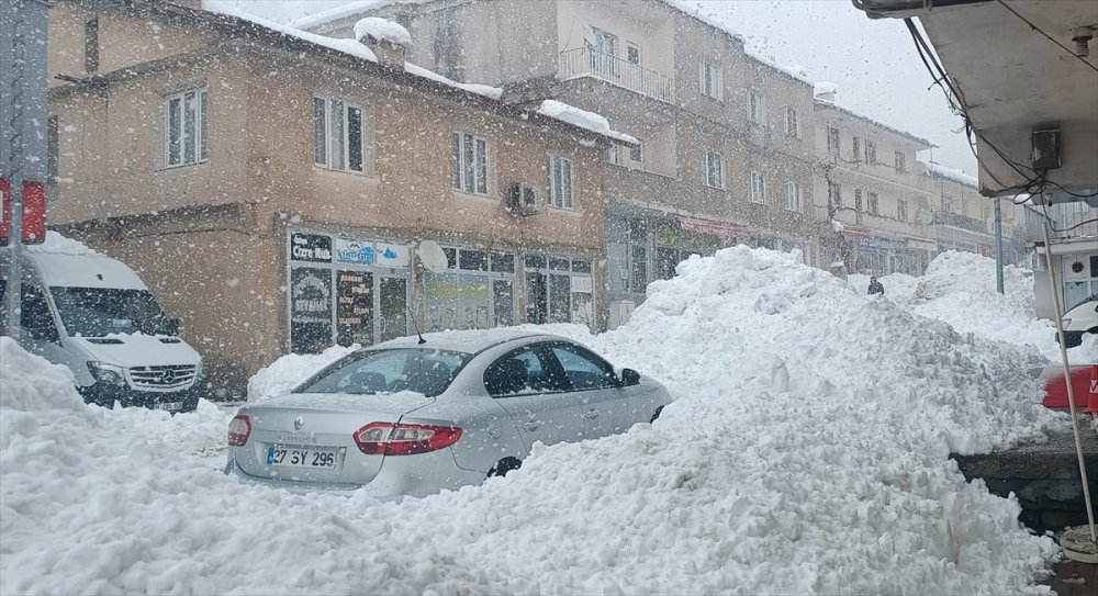 Kar ve Tipi Şırnak, Siirt ve Bingöl'ü esir aldı