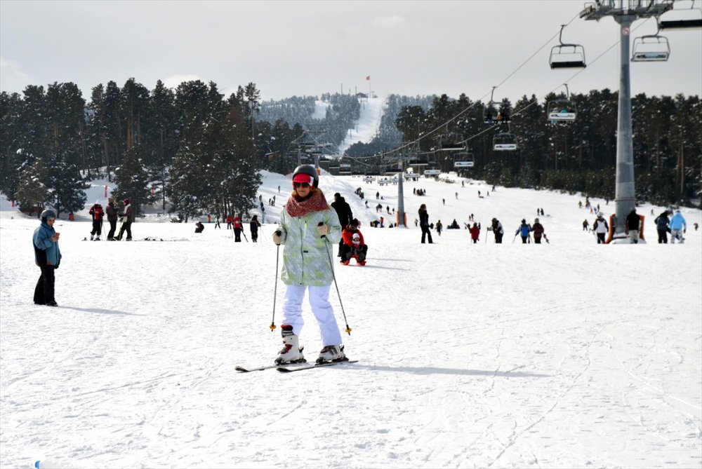 Kars Sarıkamış Kayak Merkezi bu hafta sonu da yoğun