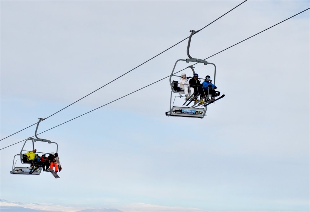 Kars Sarıkamış Kayak Merkezi bu hafta sonu da yoğun