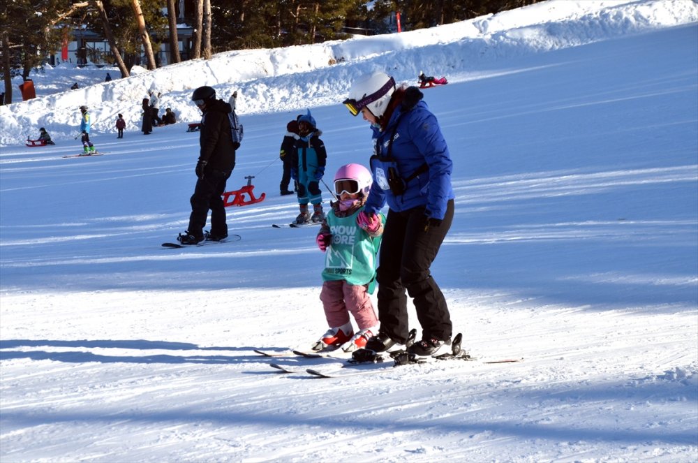 Kars Sarıkamış Kayak Merkezi bu hafta sonu da yoğun