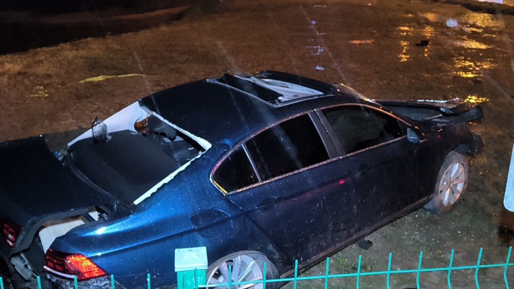 Bursa İnegöl'de otomobil devrildi 2 kişi öldü, 2 kişi yaralandı