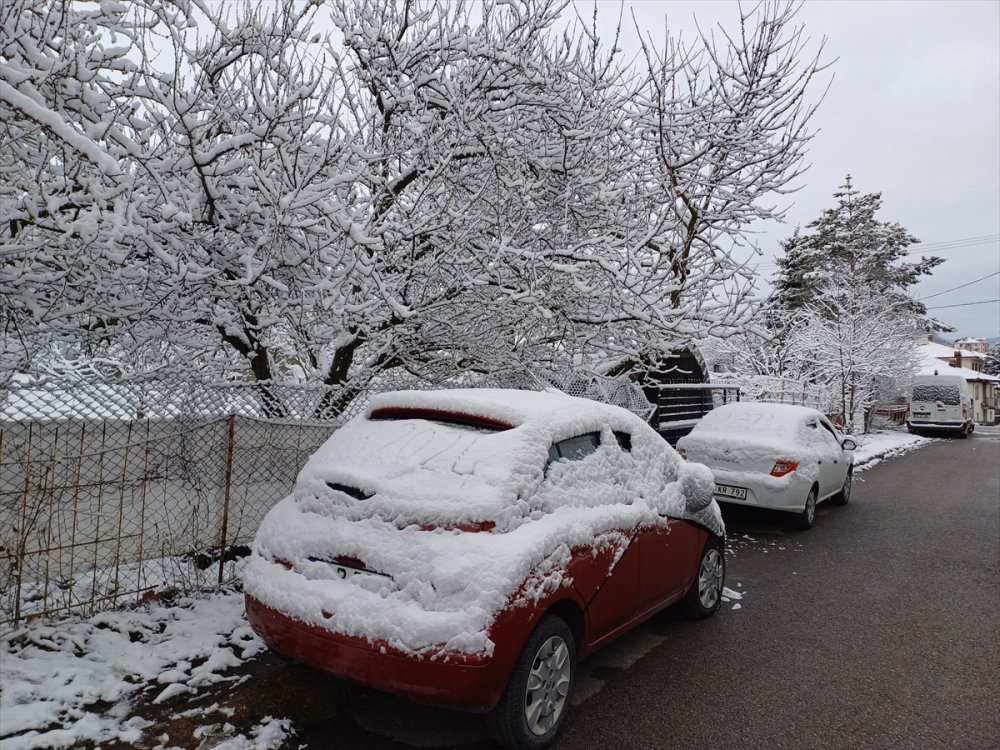 Bolu'nun yüksek kesimleri beyazlara büründü