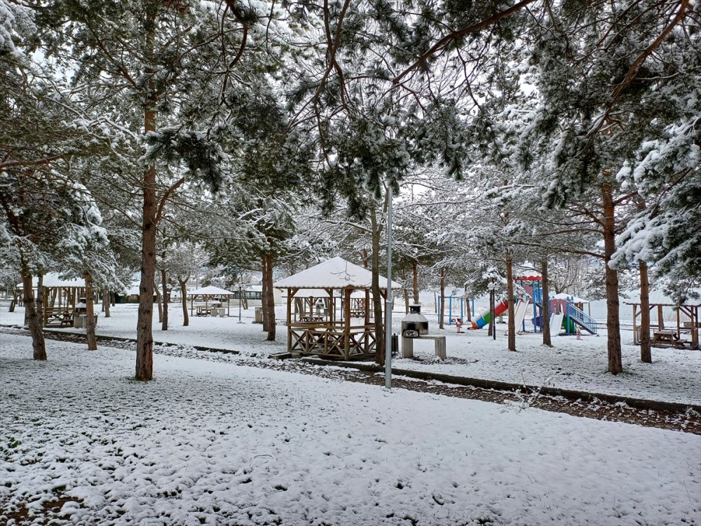 Bolu'nun yüksek kesimleri beyazlara büründü