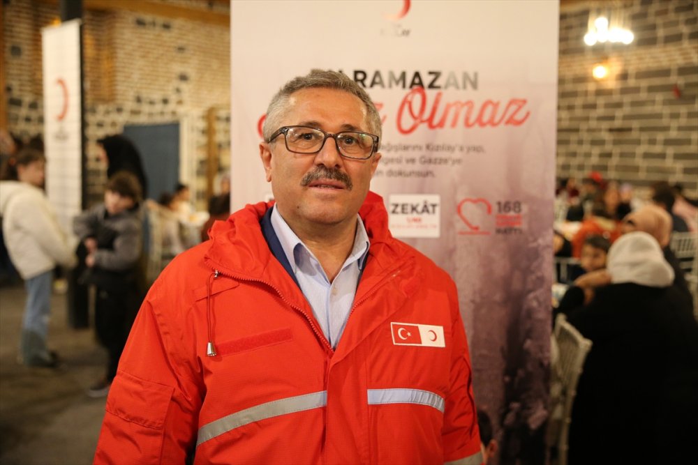 Türk Kızılay Diyarbakır Şubesi, yetim çocuklara iftar verdi