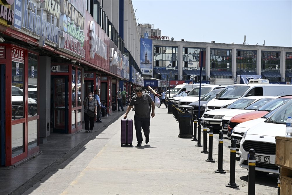 İstanbul'da bayram öncesi otobüs biletleri tükendi, ek seferler konuldu