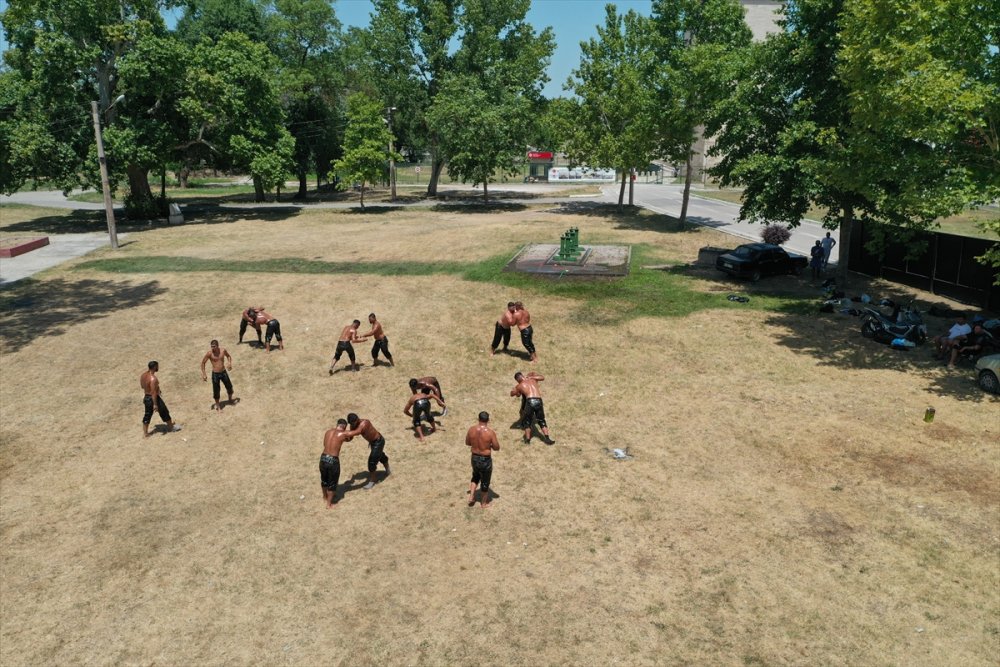 Edirneli pehlivanlar Kırkpınar'a hazırlanıyor