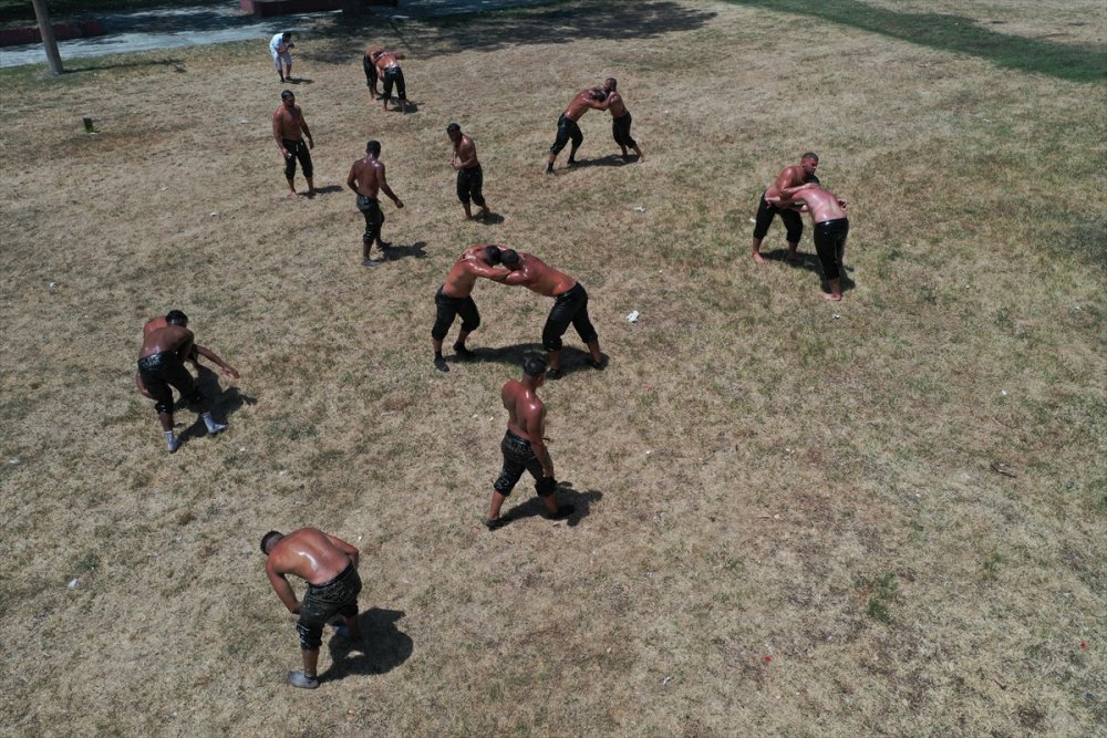 Edirneli pehlivanlar Kırkpınar'a hazırlanıyor