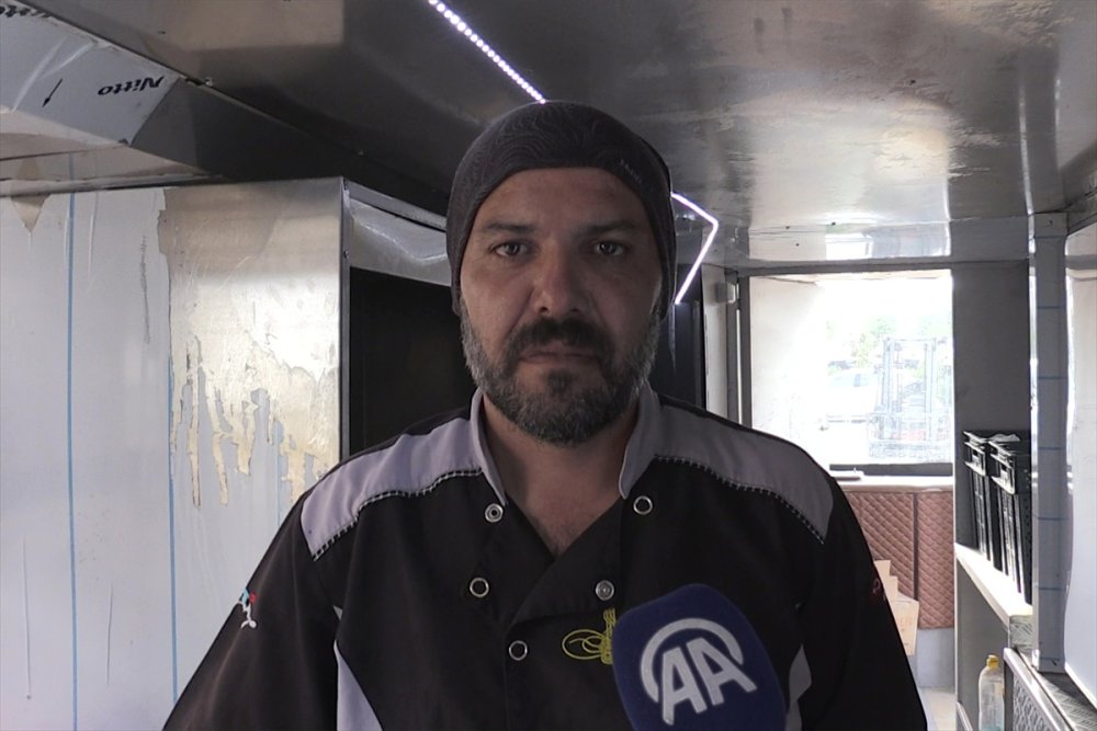 Yıllarca yolcu taşıyan çift katlı halk otobüsü Elazığ'da lezzet durağı oldu