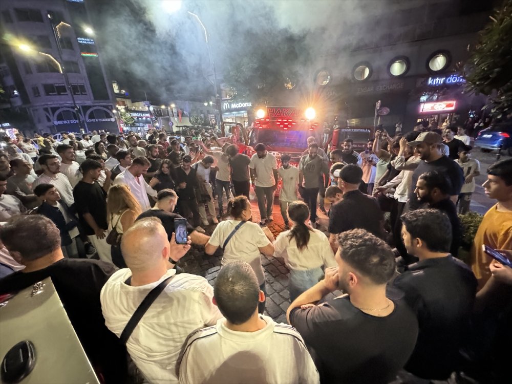 İA Milli Futbol Takımı'nın EURO 2024'te çeyrek finale kalması coşkuyla kutlandı