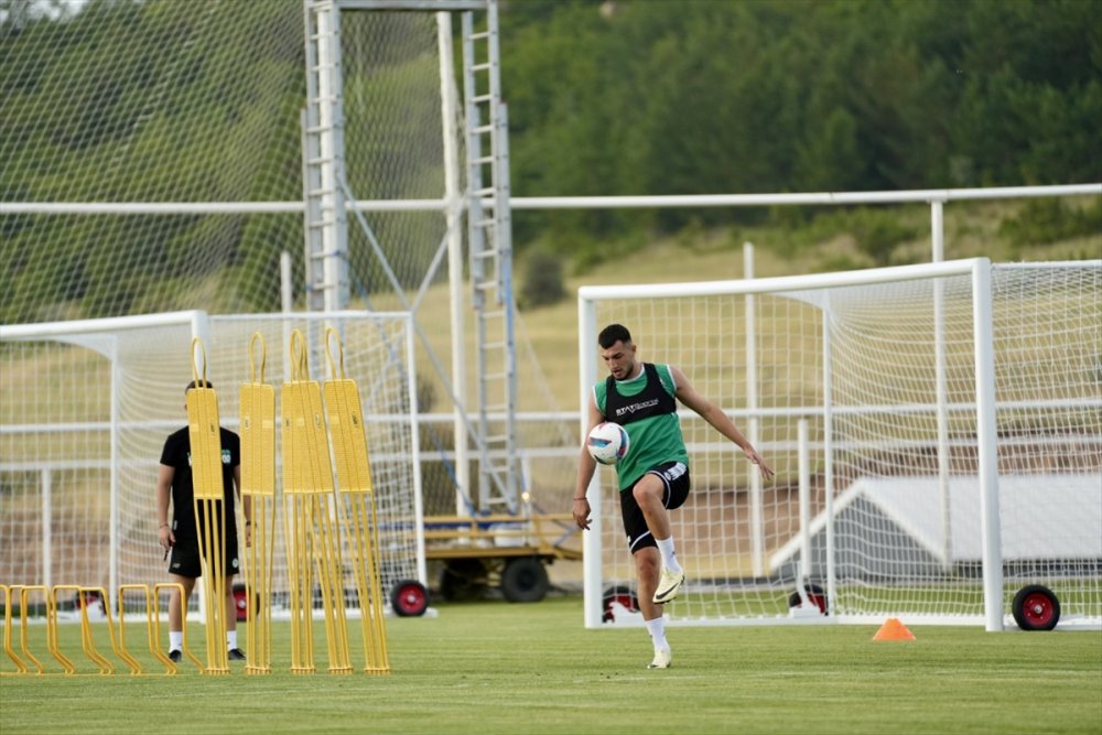 Yeni sezona hazırlanan Konyaspor'un Kayseri kampı başladı