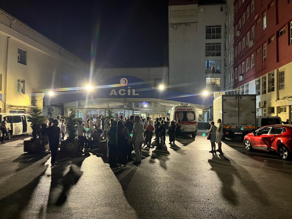 Denizli'de D Tipi Kapalı Ceza İnfaz Kurumunda tutuklu ve hükümlüler, gıda zehirlenmesi şüphesiyle hastaneye kaldırıldı