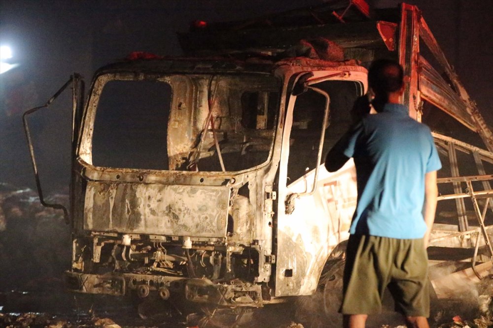 Muğla'da çöp toplama alanında başlayıp bal deposuna sıçrayan yangın kontrol altına alındı