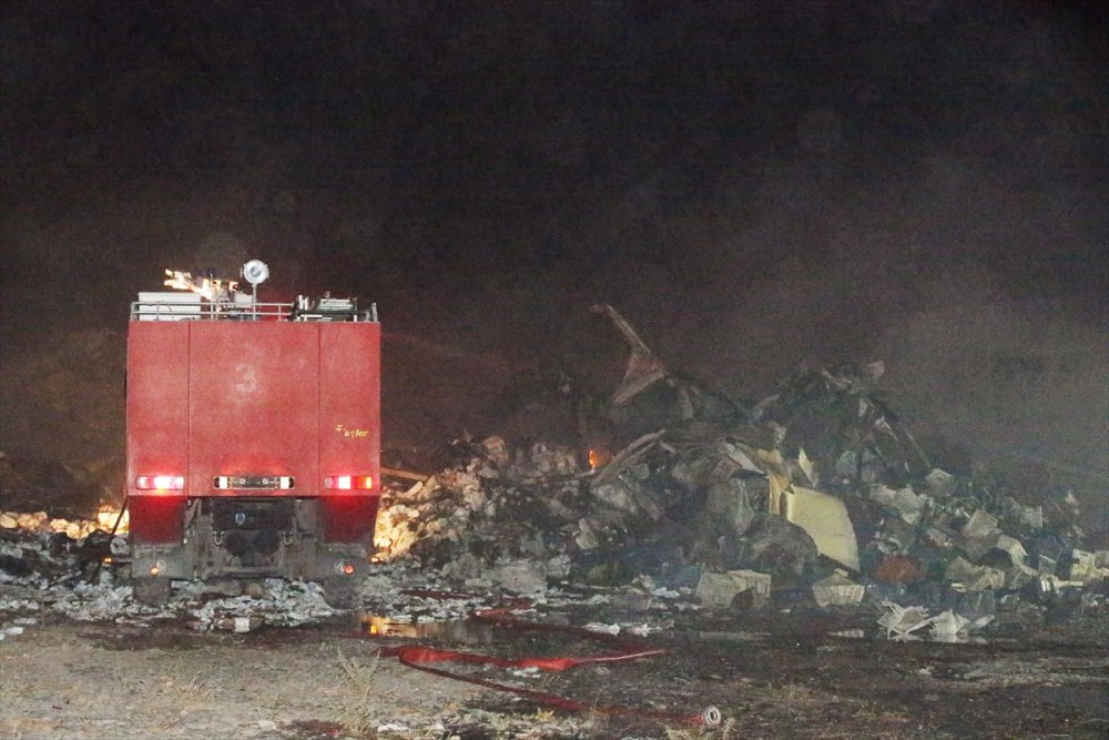 Muğla'da çöp toplama alanında başlayıp bal deposuna sıçrayan yangın kontrol altına alındı