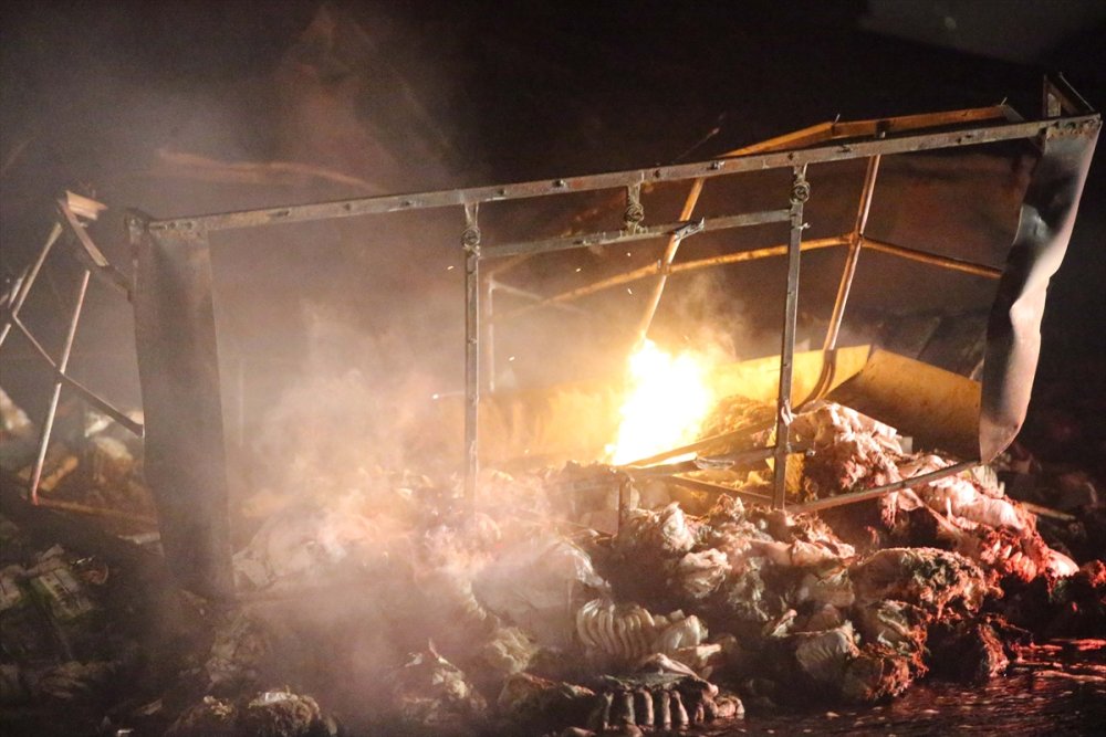 Muğla'da çöp toplama alanında başlayıp bal deposuna sıçrayan yangın kontrol altına alındı