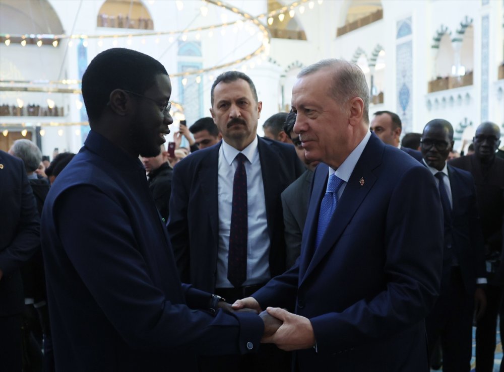Cumhurbaşkanı Erdoğan, cuma namazını Senegal Cumhurbaşkanı ile birlikte Büyük Çamlıca Camisi'nde kıldı