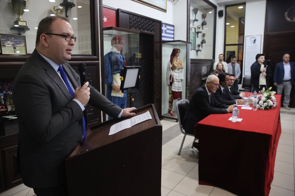 Batı Trakya'da, Gümülcine Seçilmiş Müftüsü Şerif'in hayatını konu alan kitap tanıtıldı