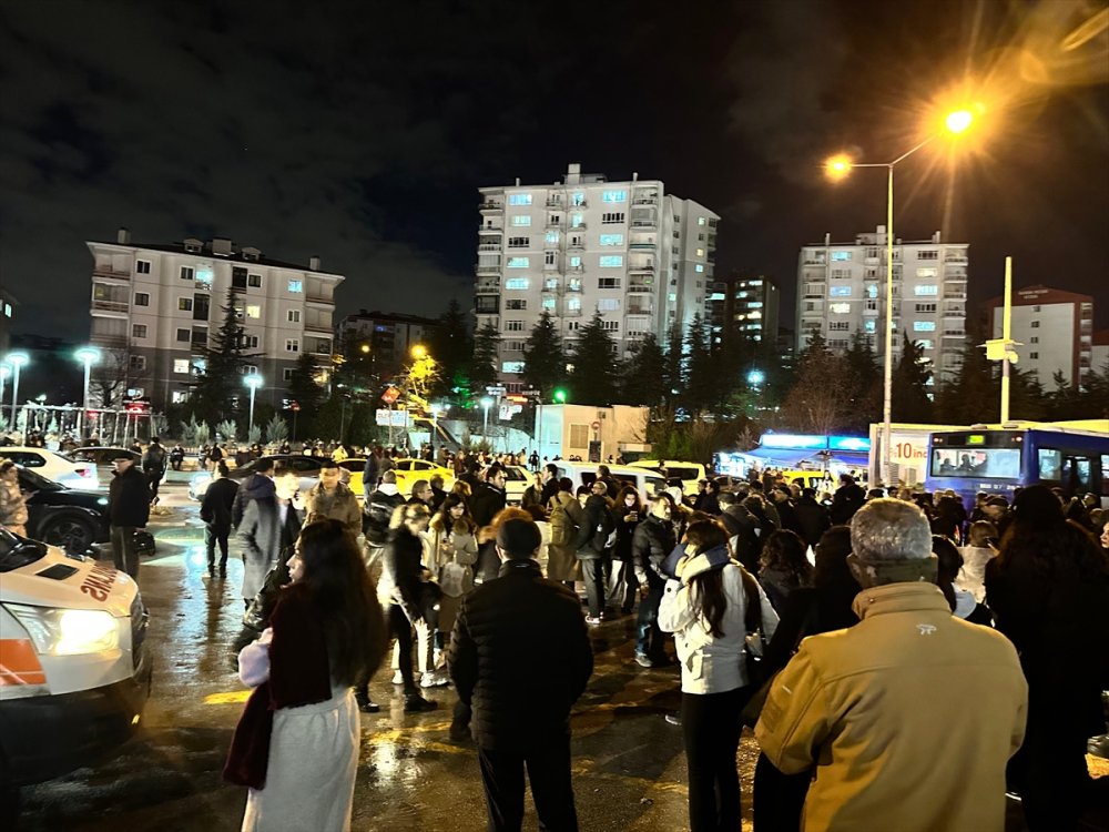 Batıkent metro istasyonunda yangın