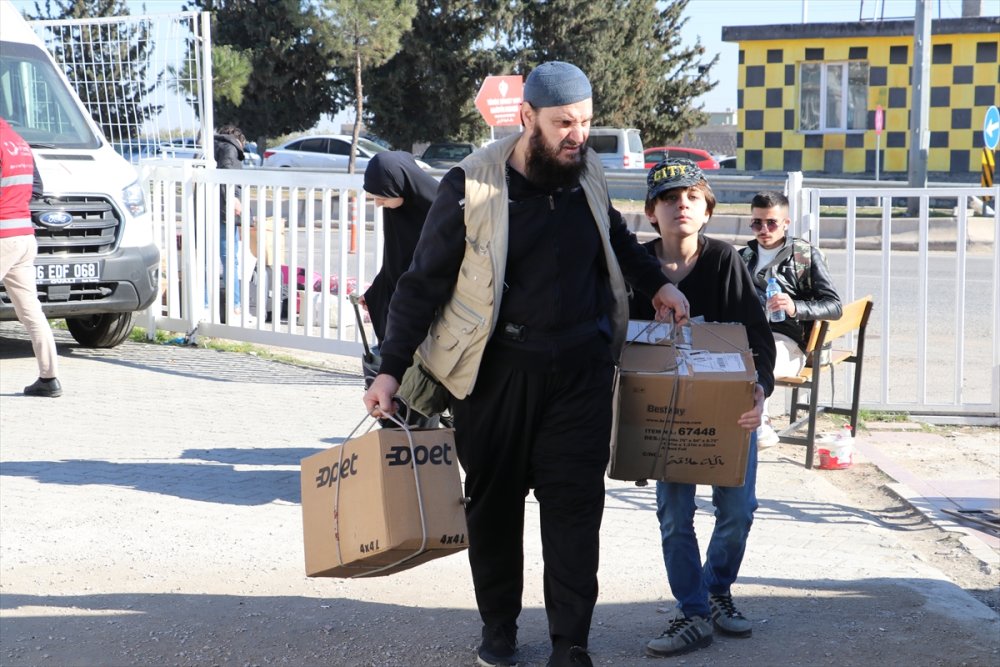 Türkiye'deki Suriyeliler ülkelerine dönüyor