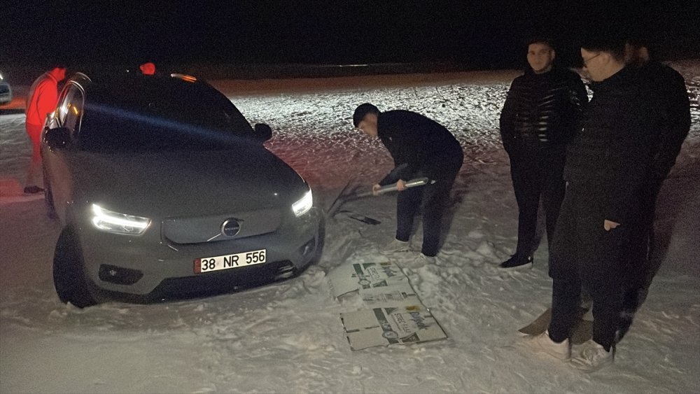 Niyeti Driftti ancak Erciyes'e kayak pistinde kara saplandı