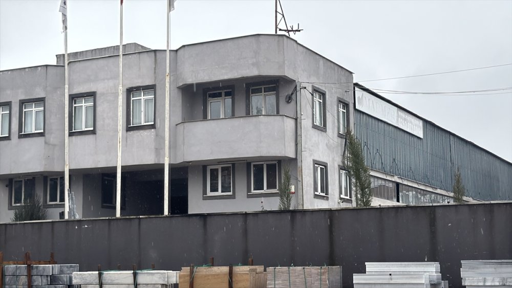 Kartepe’de vinçten düşen işçi kurtarılamadı