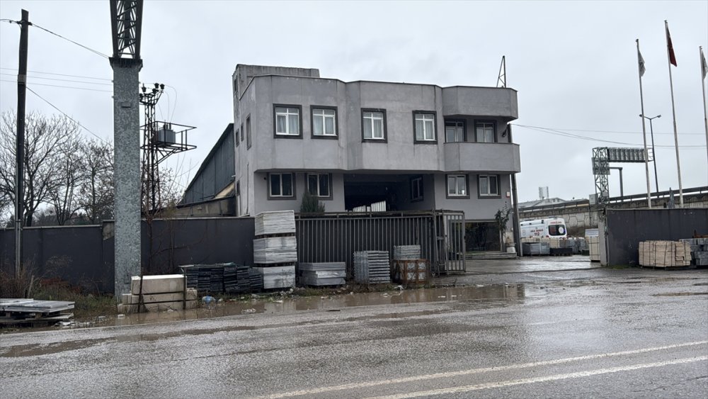 Kartepe’de vinçten düşen işçi kurtarılamadı