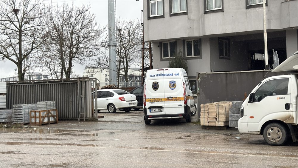 Kartepe’de vinçten düşen işçi kurtarılamadı