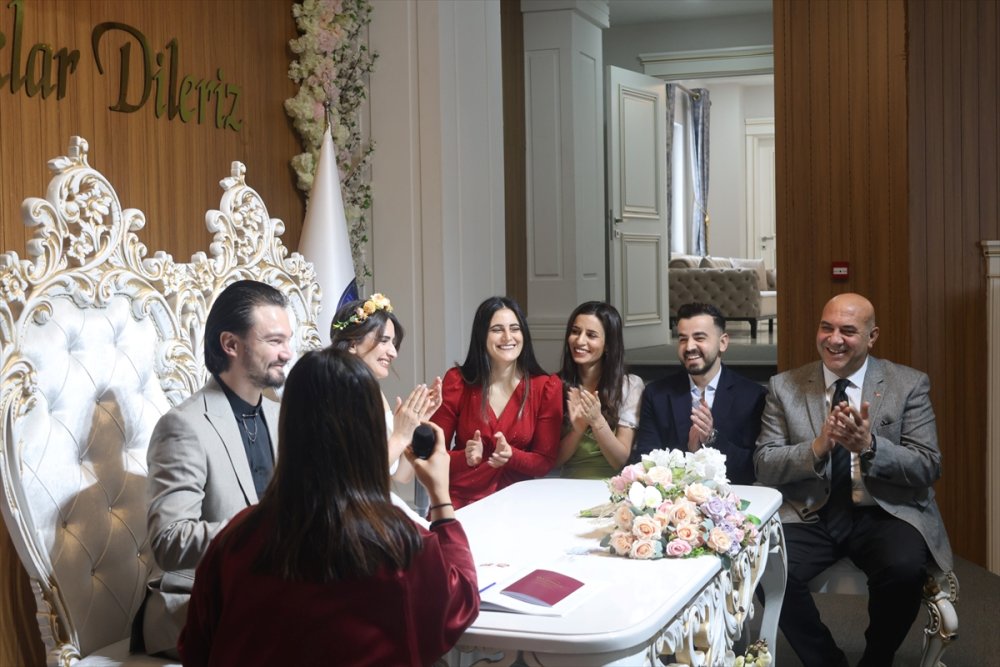 Anneleri Katılamayınca Meslekdaşları düğünde yalnız bırakmadılar.