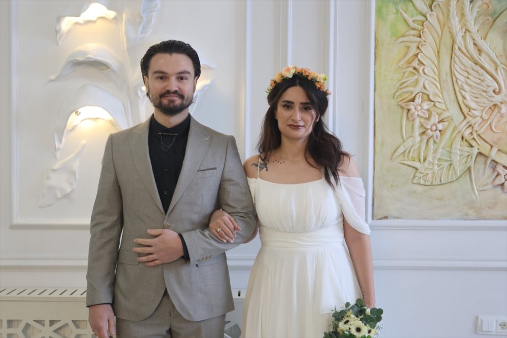 Anneleri Katılamayınca Meslekdaşları düğünde yalnız bırakmadılar.