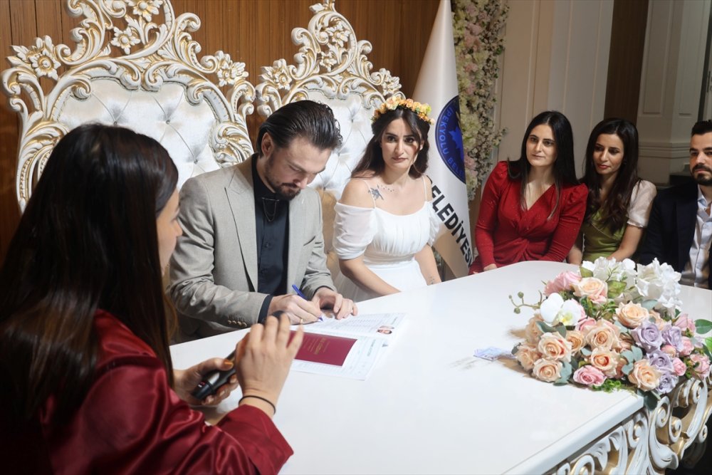 Anneleri Katılamayınca Meslekdaşları düğünde yalnız bırakmadılar.