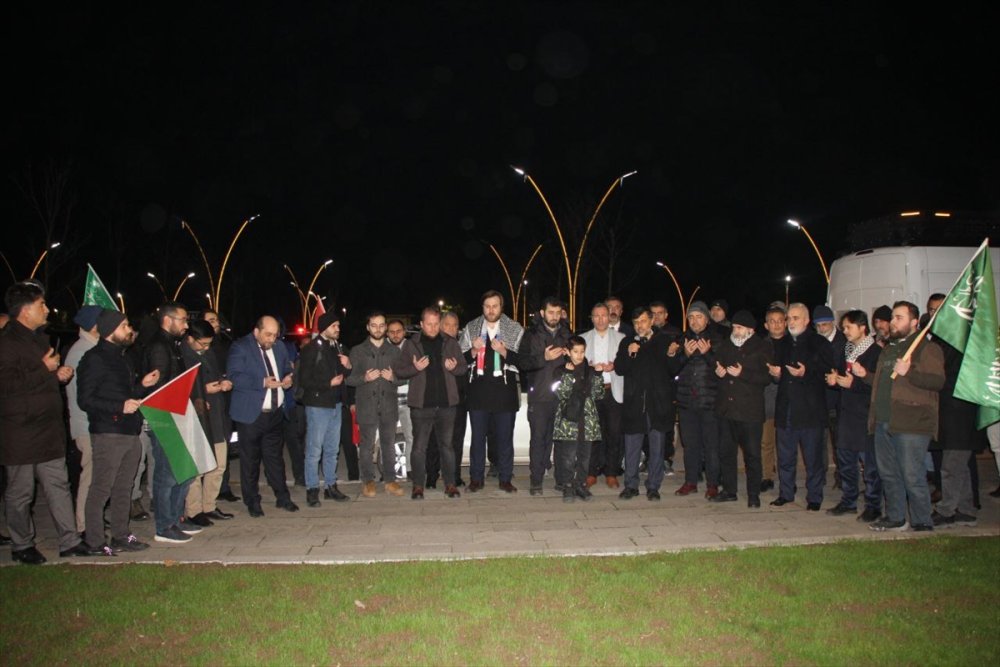 İzmit’te Gazze'deki ateşkes anlaşması konvoylu kutlama