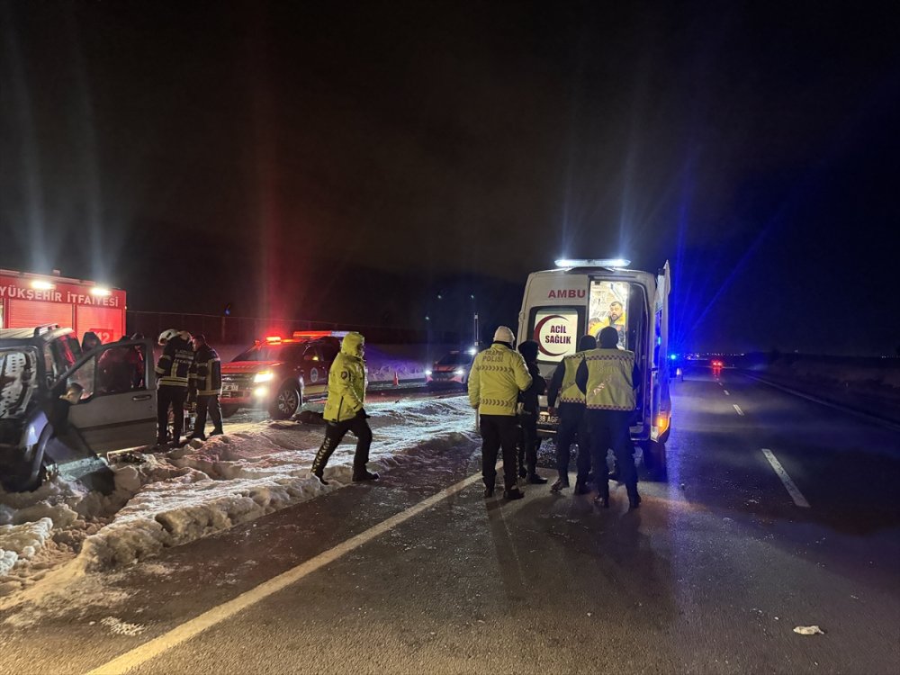Kayseri'de trafik kazası. 2 kişi ağır yaralandı