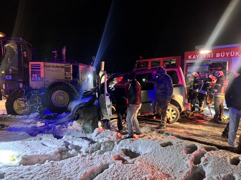 Kayseri'de trafik kazası. 2 kişi ağır yaralandı