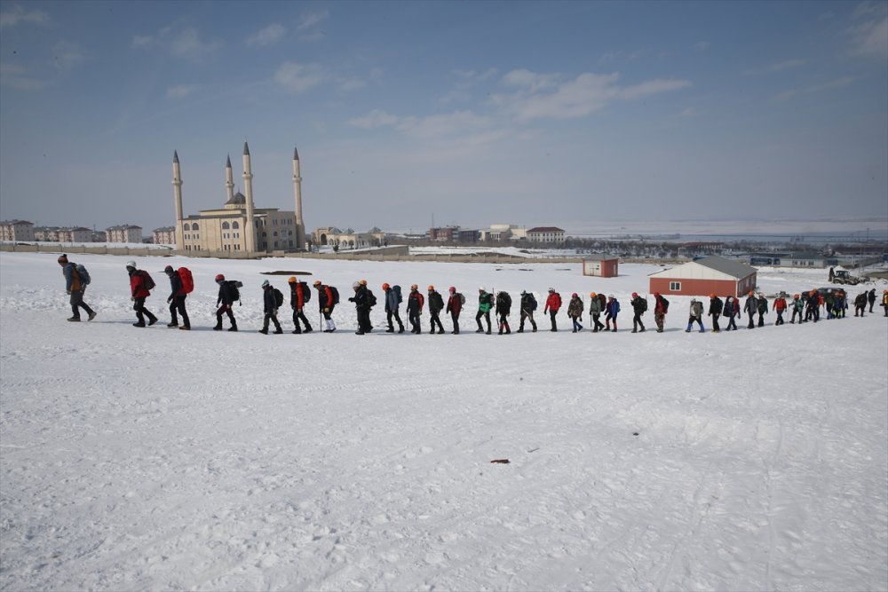 Karda Kışta Muş'ta dağcı eğitimi