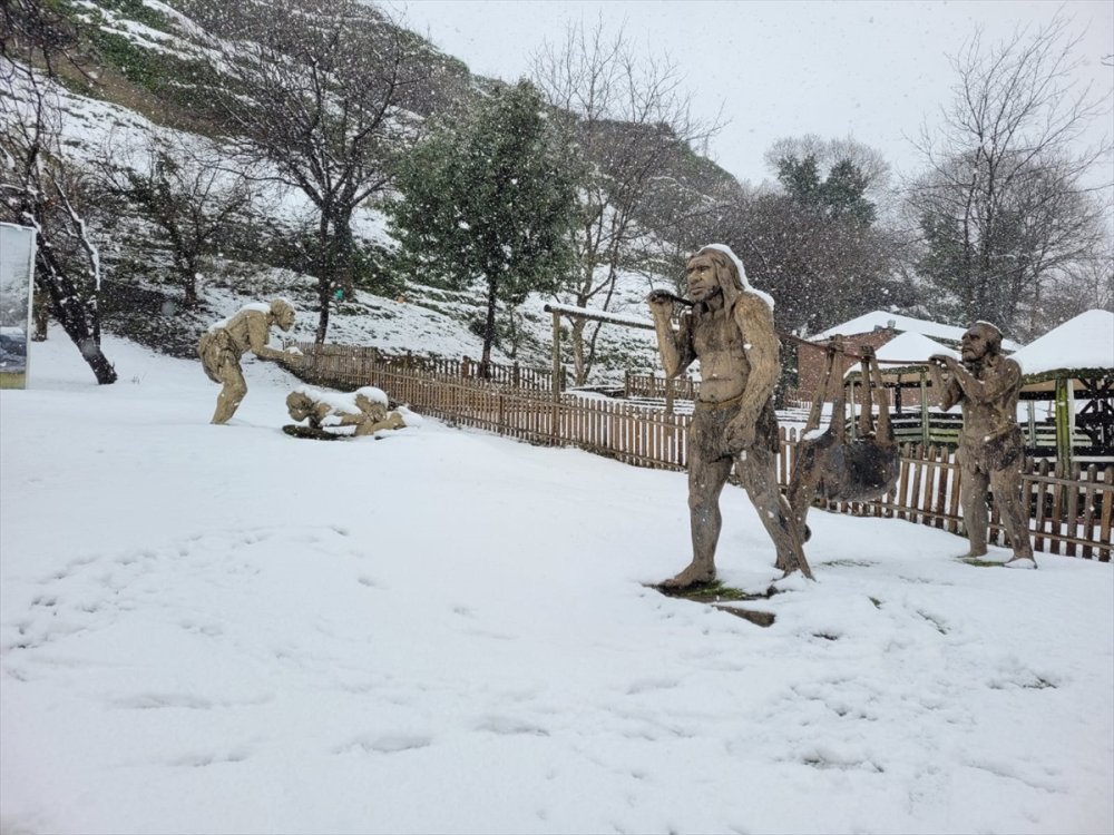 Karadeniz en eski yerleşim alanı Tekkeköy Mağaraları Arkeoloji Vadisi görüntülendi