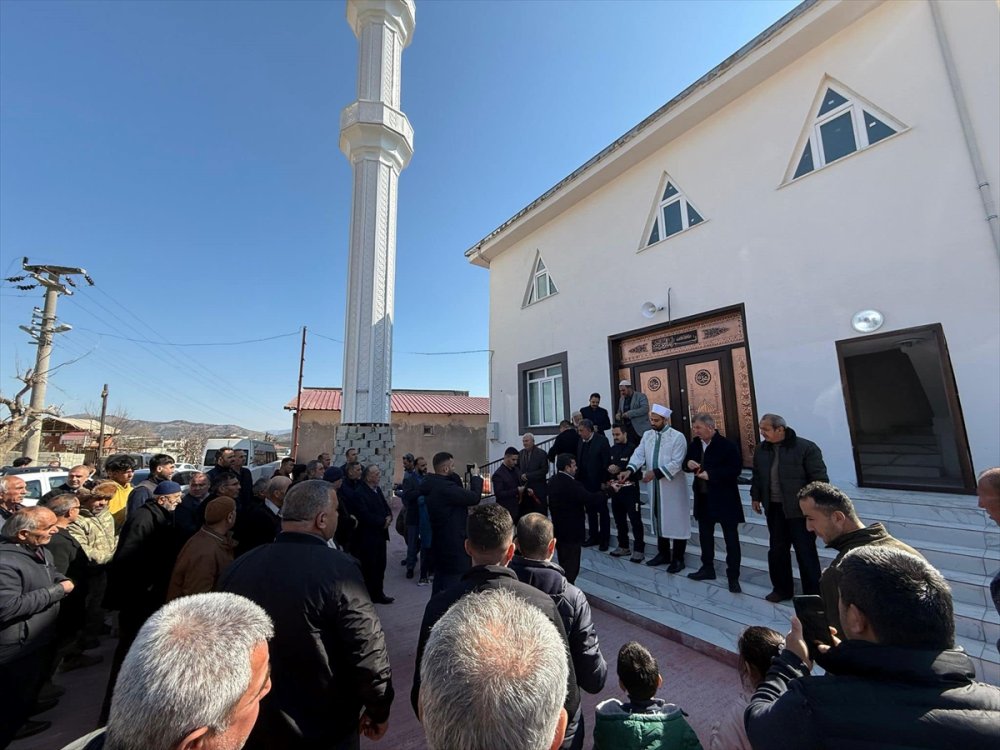 Asrın Depreminde yıkılan cami hayırsever tarafından tarafından yaptırıldı