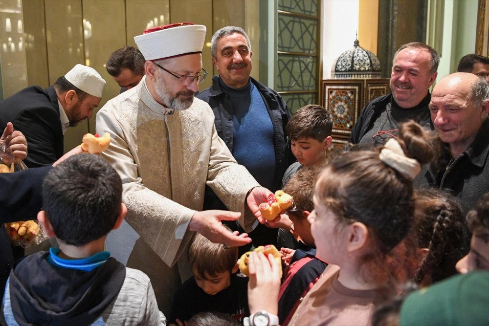 Ankara Millet Camisi'nde teravih namazını DİB Ali Erbaş kıldırdı: